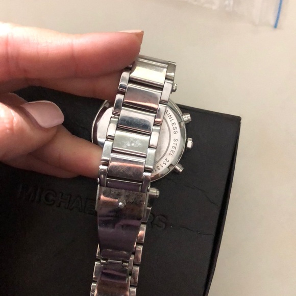 Michael Kors Watch - Picture 4 of 5